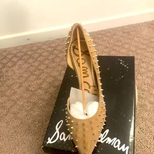 S Edelman Hadlee studded heel in Oatmeal.